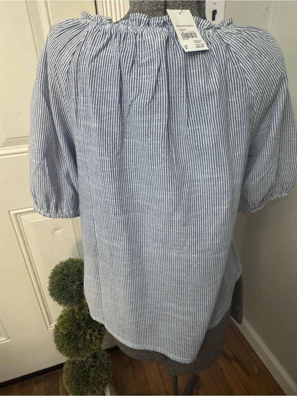 Women’s Cato Blue Striped Embroidered Peasant Top Medium NWT - Picture 4 of 7